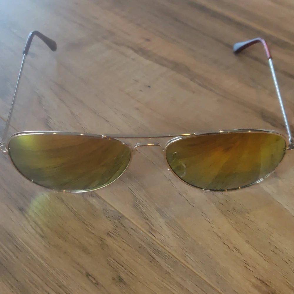 EUC Aviator sunglasses - Picture 2 of 4
